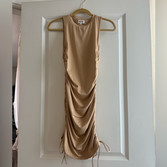 Super down Ruched Dress - Picture 2 of 3